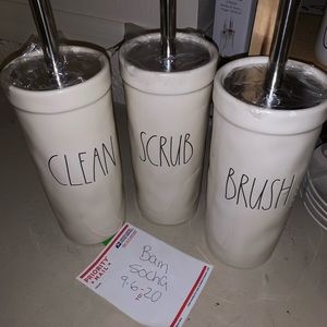 Reserved ! Salt pepper shakers & bathroom brush